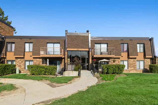 711 TIPPERARY CT W #2D, Schaumburg, IL 60193