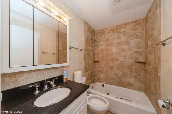 Vernon Hills, IL 60061,Address not disclosed