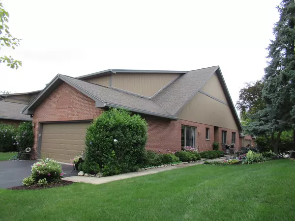 201 Woodland WAY, Bloomingdale, IL 60108