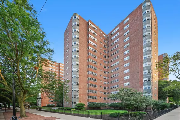 4980 N Marine DR #738, Chicago, IL 60640