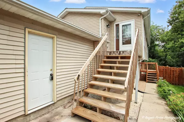 Round Lake Beach, IL 60073,1609 Kenmore AVE