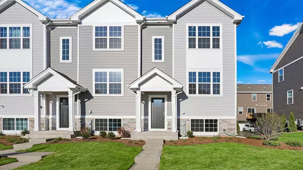 1401 Oakfield LN, Pingree Grove, IL 60140