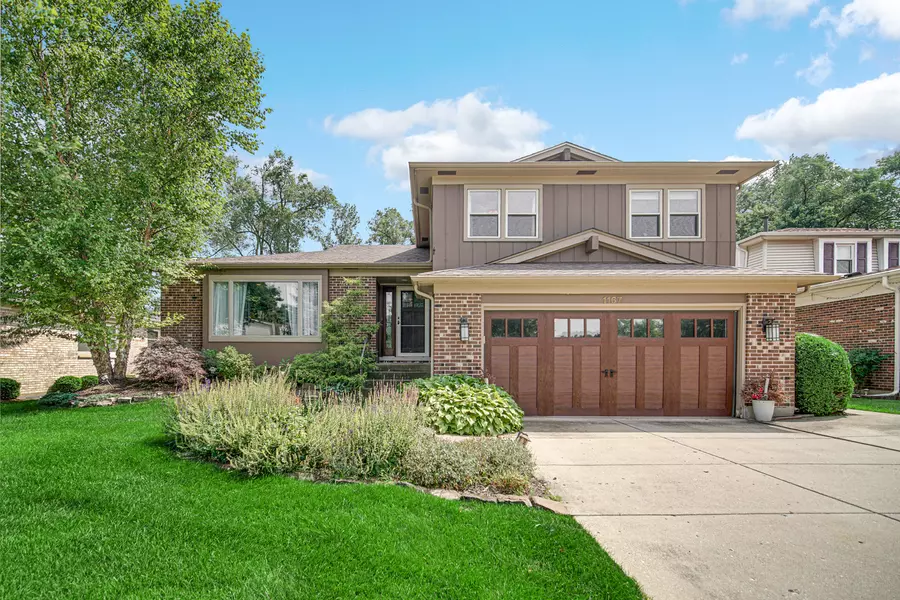 1167 Longtree LN, Wheeling, IL 60090