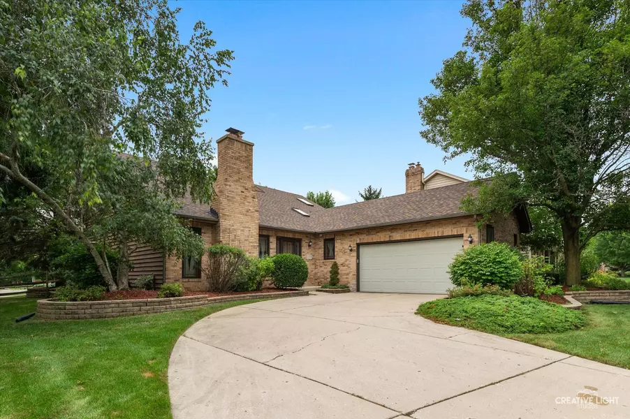 1500 Sequoia RD, Naperville, IL 60540