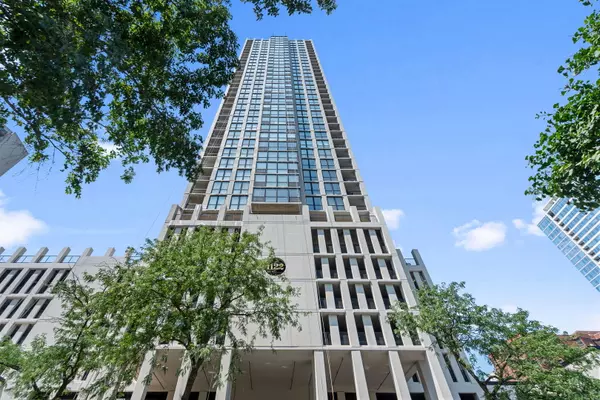 1122 N Clark ST #1010, Chicago, IL 60610