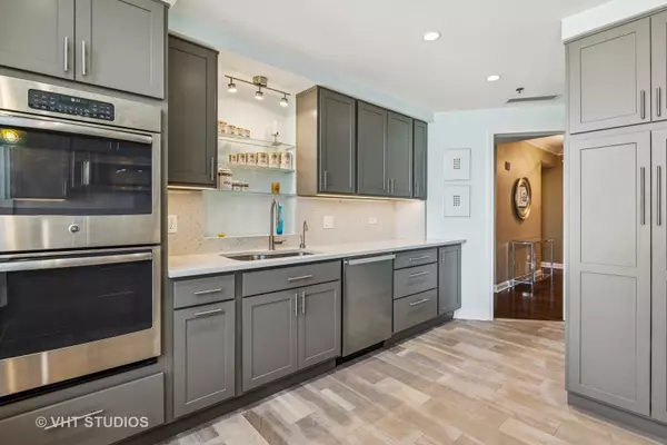 Chicago, IL 60611,25 E Superior ST #2402