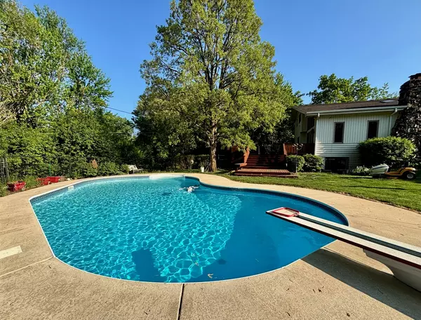 Palos Park, IL 60464,12811 S 82nd CT