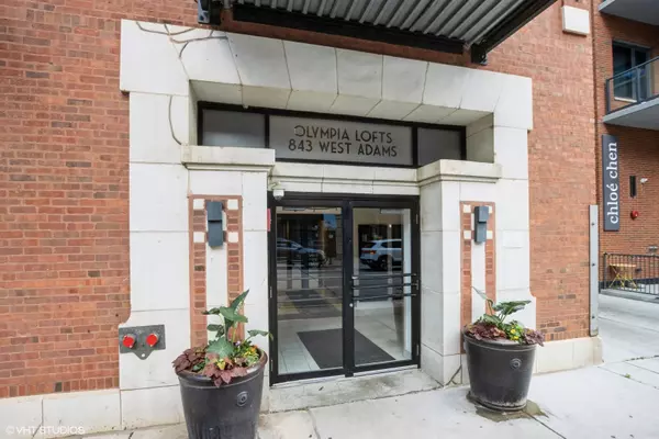 Chicago, IL 60607,843 W Adams ST #502