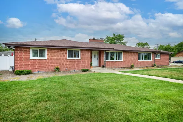 8841 Kathy LN, Des Plaines, IL 60016