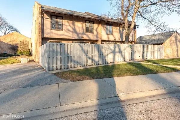 776 Concord LN #776, Barrington, IL 60010