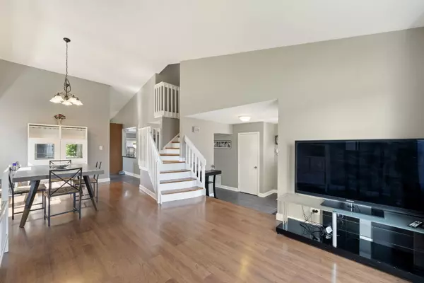 Streamwood, IL 60107,24 Fillmore LN