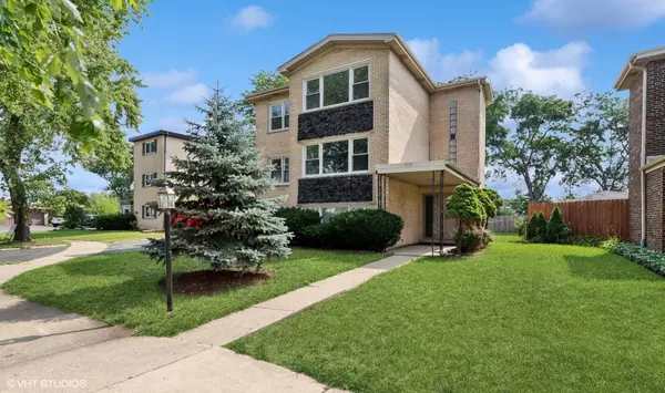 512 W Ida CT #1, Mount Prospect, IL 60056