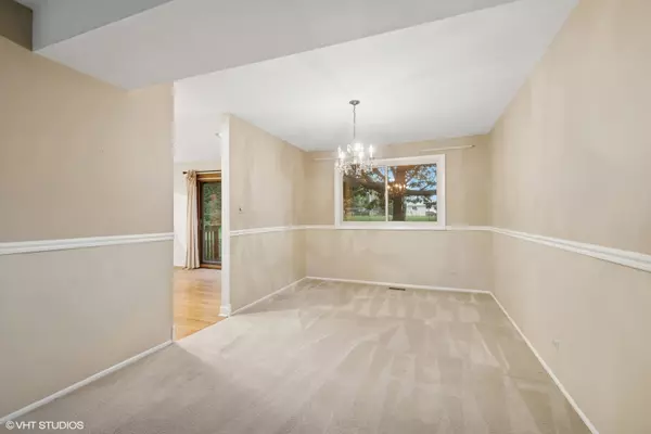 Wheaton, IL 60189,1720 Buena Vista DR