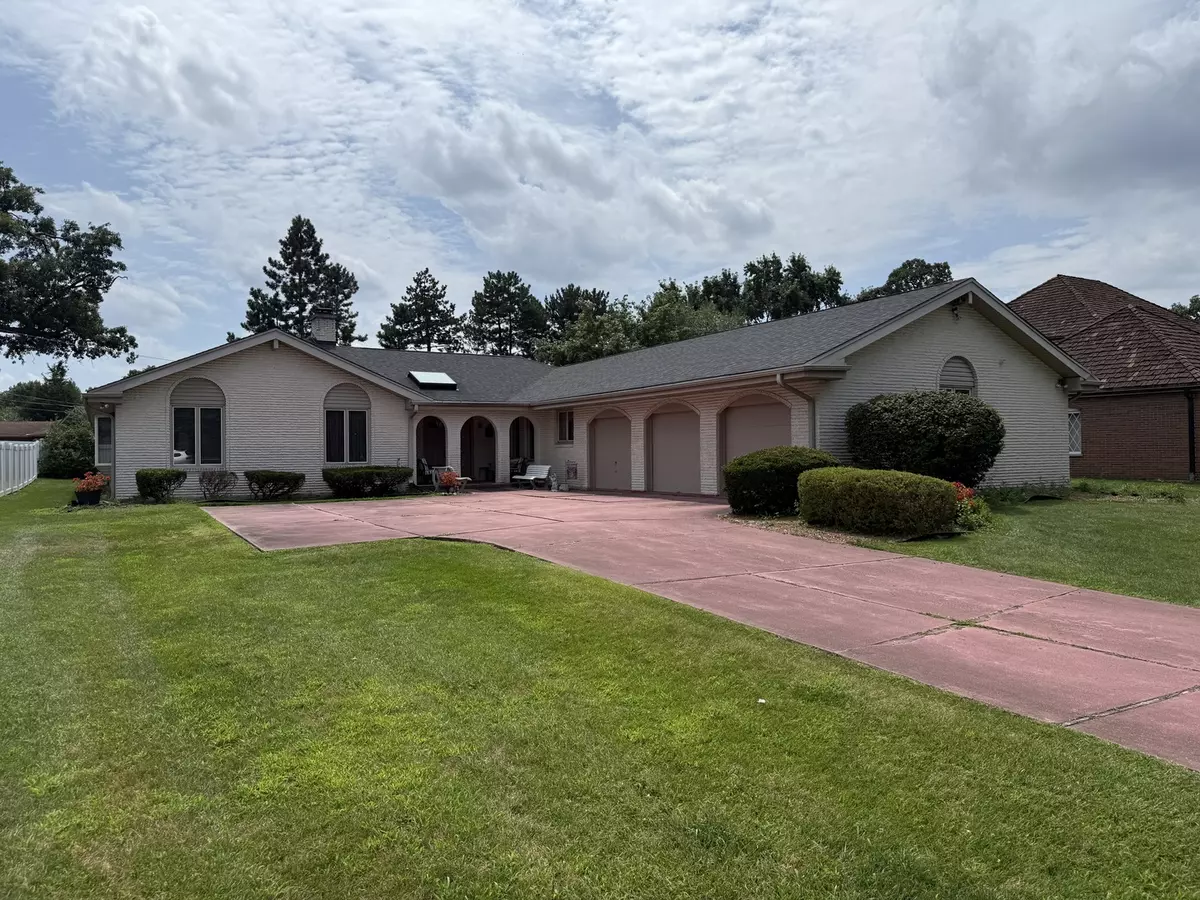 Wood Dale, IL 60191,476 Hiawatha TRL