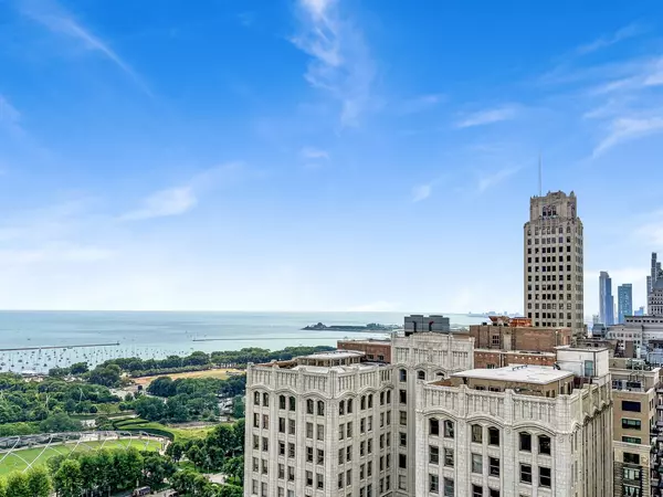 Chicago, IL 60602,130 N Garland CT #3001