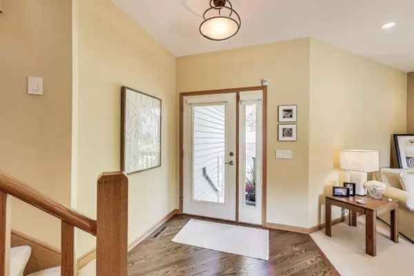 Wauconda, IL 60084,911 Woodland RD