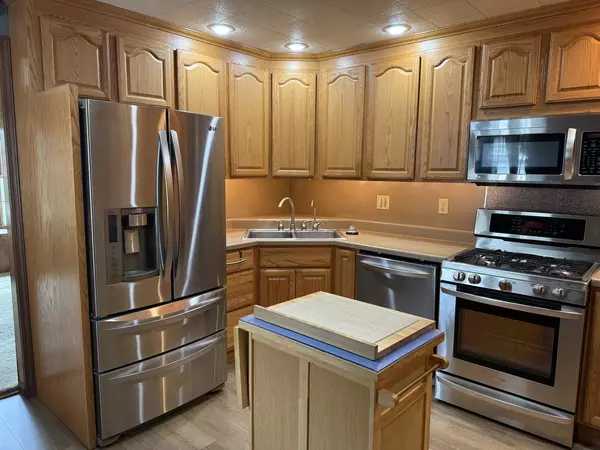 Peru, IL 61354,2120 Schuyler DR