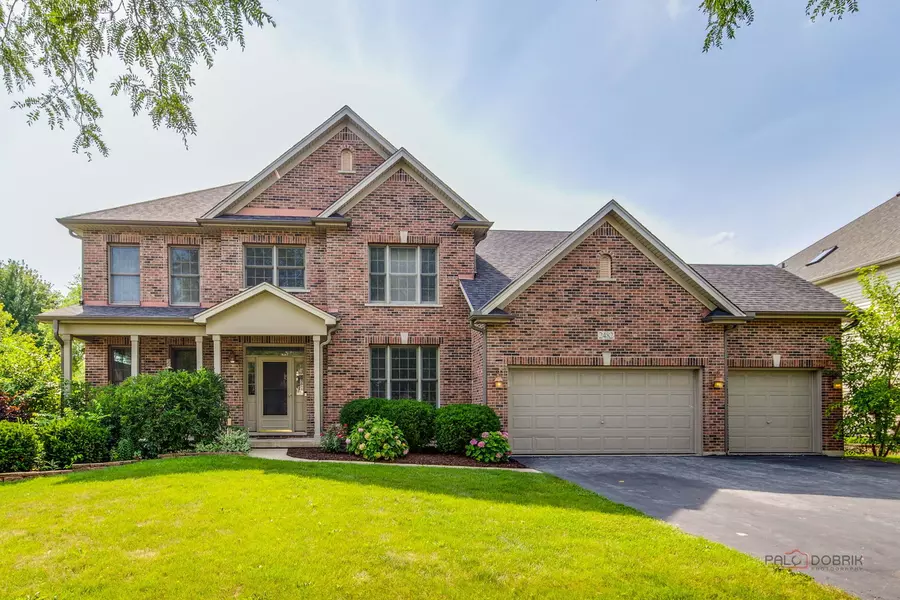2482 Wyeth DR, West Chicago, IL 60185