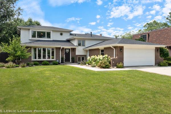 1917 Holly AVE, Darien, IL 60561
