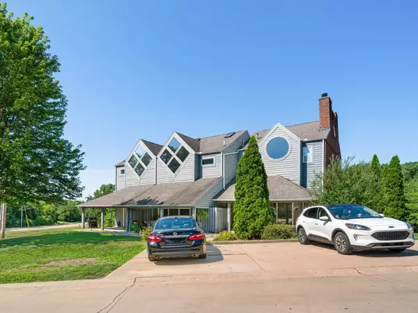 Ottawa, IL 61350,2411 Reynolds Manor ST #2411