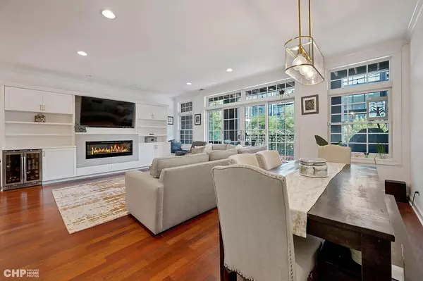 Chicago, IL 60607,1035 W MADISON ST #2
