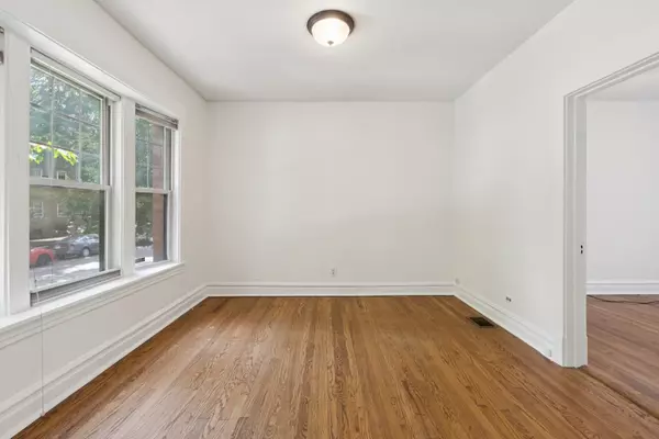Chicago, IL 60618,3716 N HOYNE AVE #1