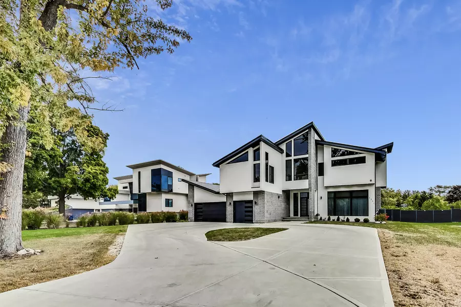 1331 Pfingsten RD, Northbrook, IL 60062