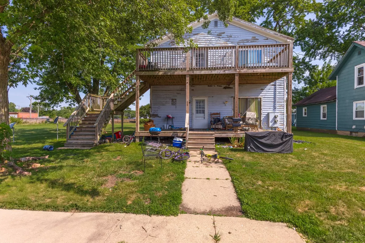 Pontiac, IL 61764,811 W South ST