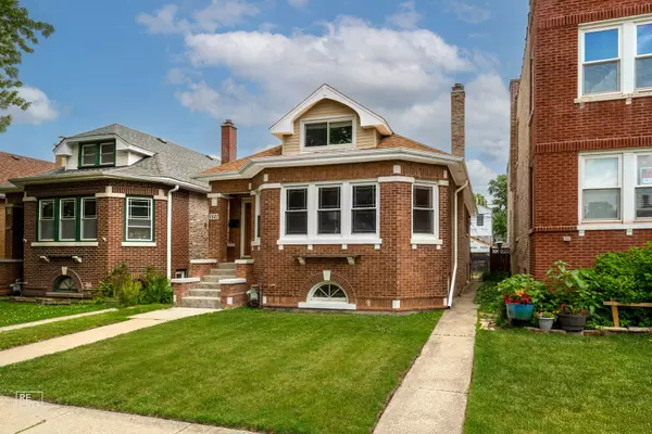 1521 Gunderson AVE, Berwyn, IL 60402