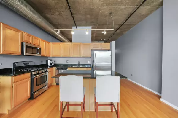 Chicago, IL 60654,849 N FRANKLIN ST #920