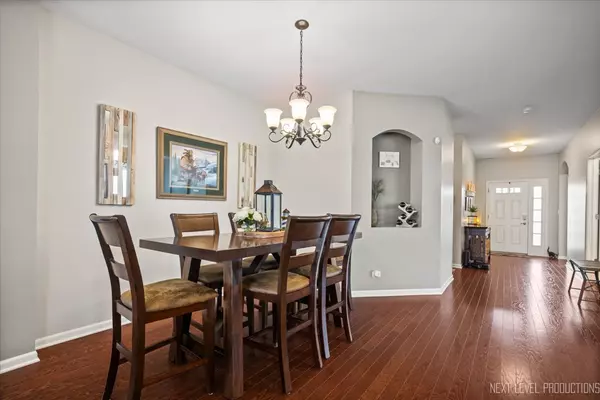 Pingree Grove, IL 60140,642 Autumn CIR