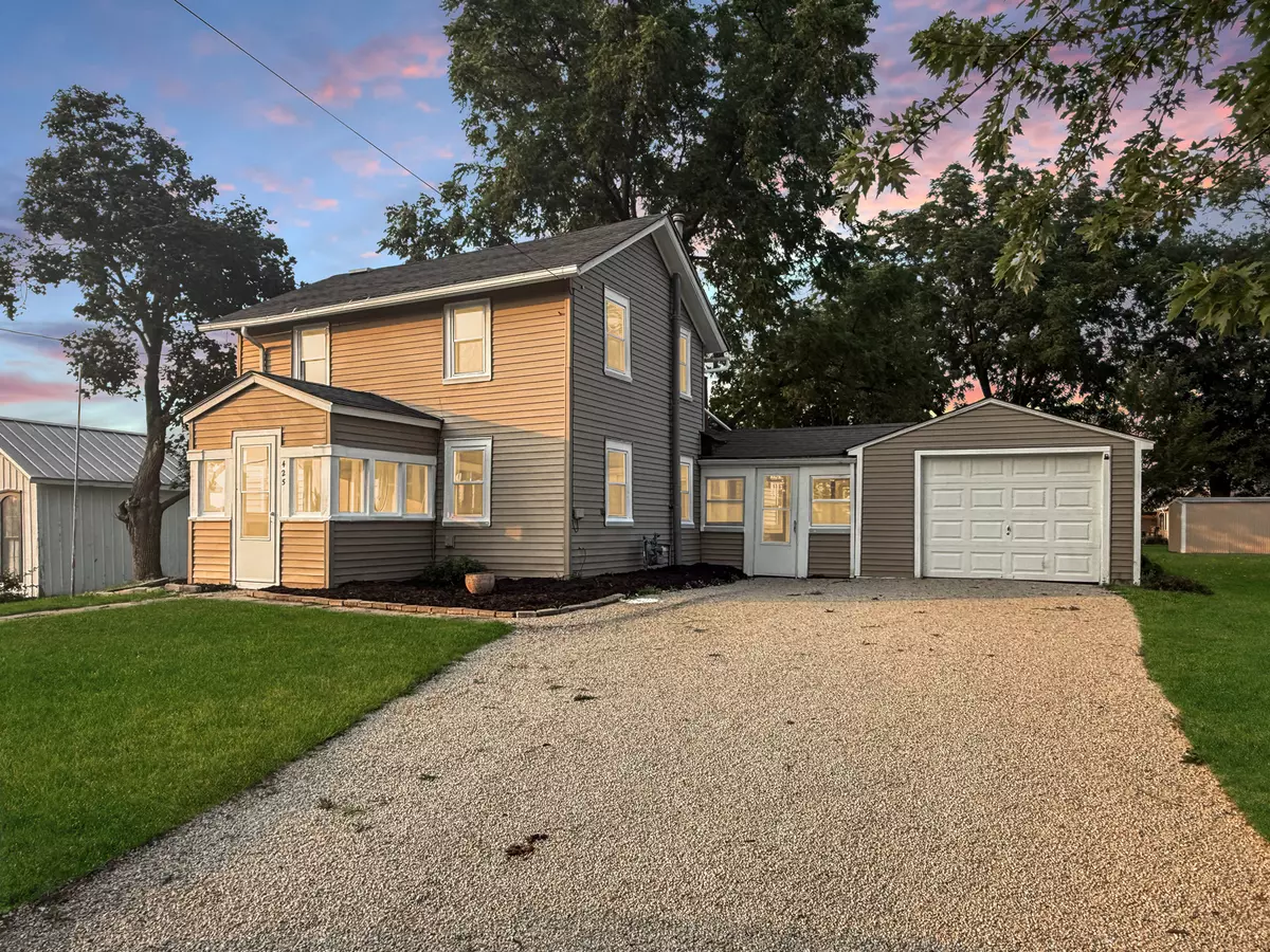 Lena, IL 61048,425 W Grove