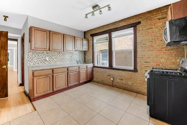 Chicago, IL 60620,8243 S Green ST