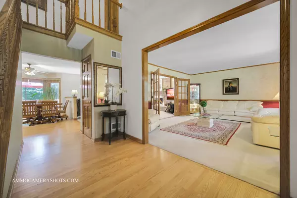 Woodridge, IL 60517,3121 Whispering Oaks LN