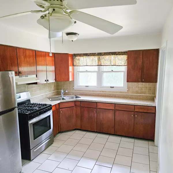 Lindenhurst, IL 60046,2308 E Sand Lake RD