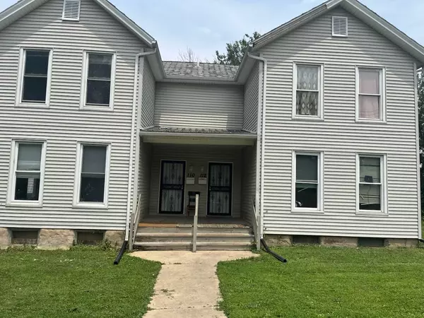 110-112 E Frank ST, Freeport, IL 61032