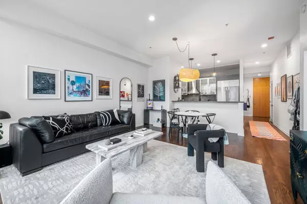 Chicago, IL 60654,500 W SUPERIOR ST #1107