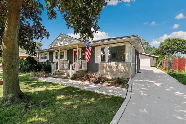 Munster, IN 46321,8154 Kooy DR