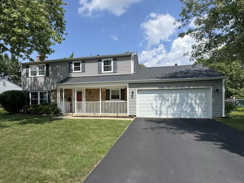 902 Roxbury LN, Schaumburg, IL 60194