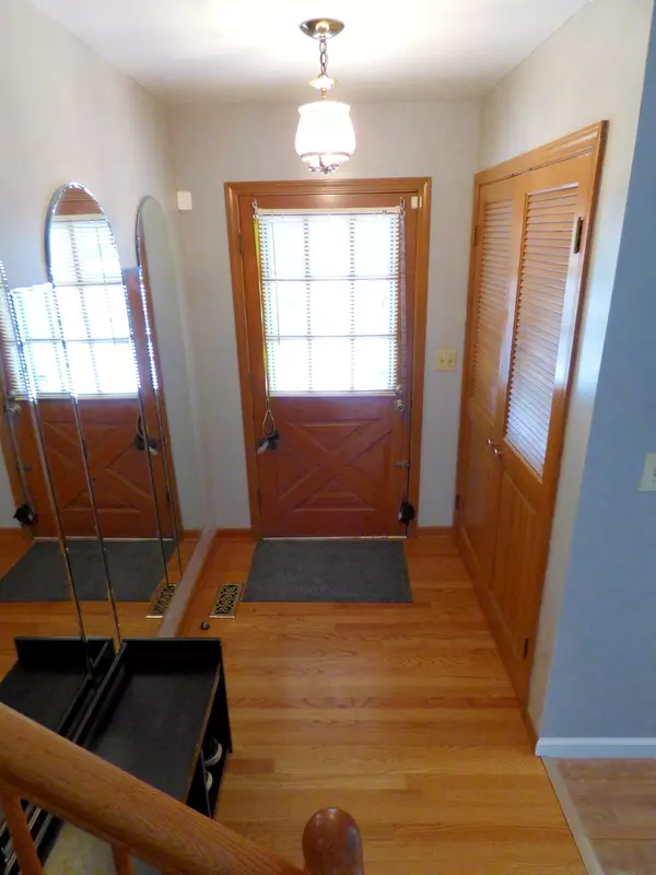 Palatine, IL 60074,1420 E Lake Louise DR