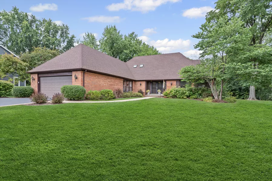 290 Cold Spring RD, Barrington, IL 60010