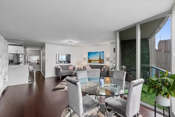 Chicago, IL 60601,420 E Waterside DR #1912