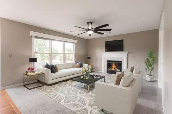 Dekalb, IL 60115,117 DEVONSHIRE DR