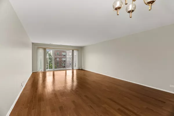 Forest Park, IL 60130,211 Elgin AVE #4H