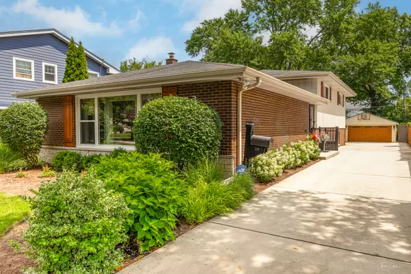 5329 GRAND AVE, Western Springs, IL 60558