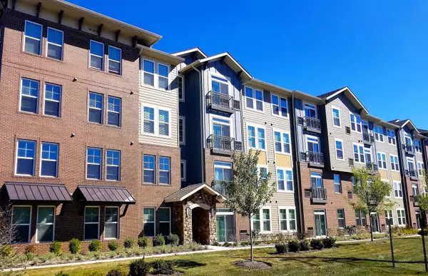 700 E Algonquin RD #2305, Schaumburg, IL 60173