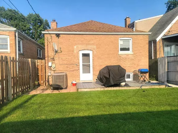 Chicago, IL 60638,5812 S Moody AVE