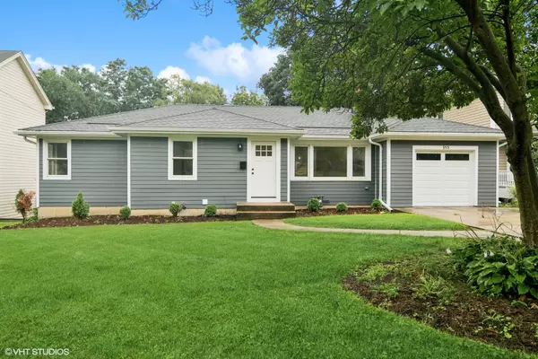 953 Oxford RD, Glen Ellyn, IL 60137
