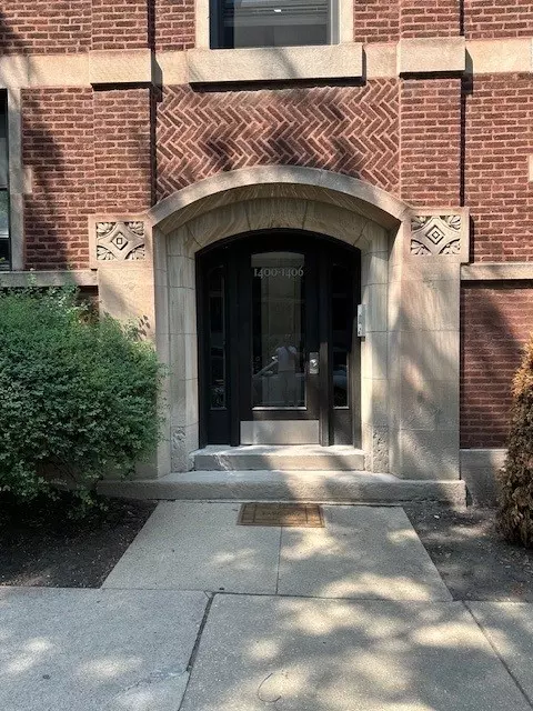 Chicago, IL 60640,1400 W Summerdale AVE #1