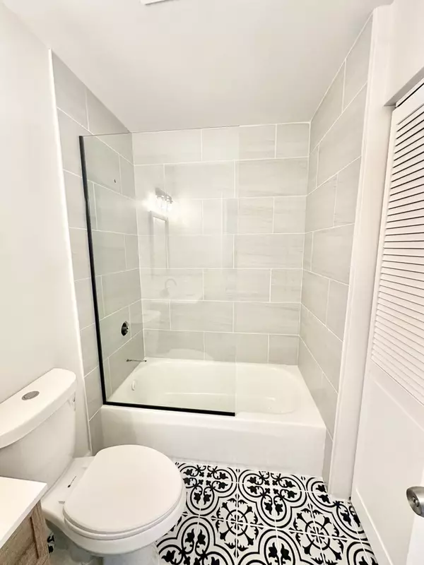 Chicago, IL 60623,3008 W 23rd ST #1B